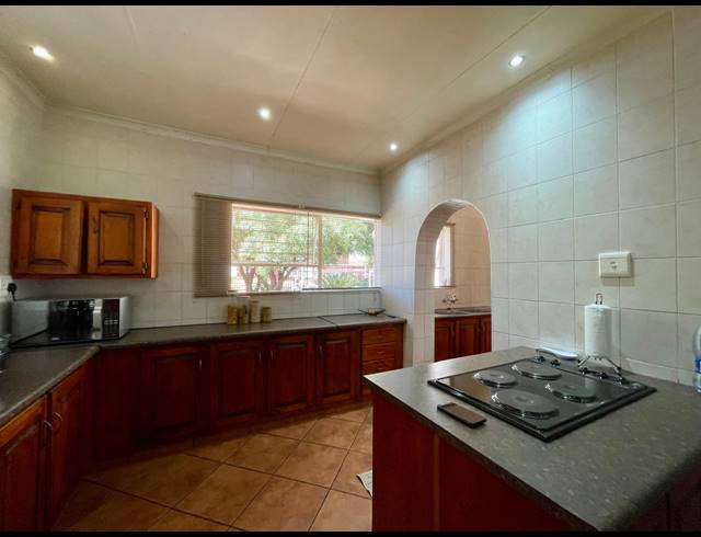 3 BEDROOM HOUSE FOR SALE IN THREE RIVERS EAST